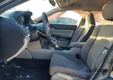 2011 Honda Accord Lx z USA, uszkodzony, nr VIN 1HGCP2F30BA037490